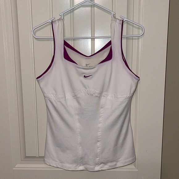 Nike - Picture 1 of 2